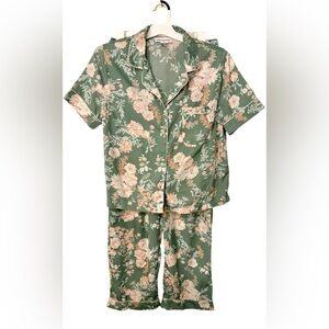 Cupcakes and Cashmere Floral Green Pajama Set Size Medium